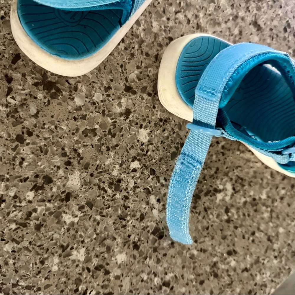 Kid's COLORBLOCK Blue Velcro Cat & Jack Sandals - Size 10C 🐾👡 - Picture 10 of 12